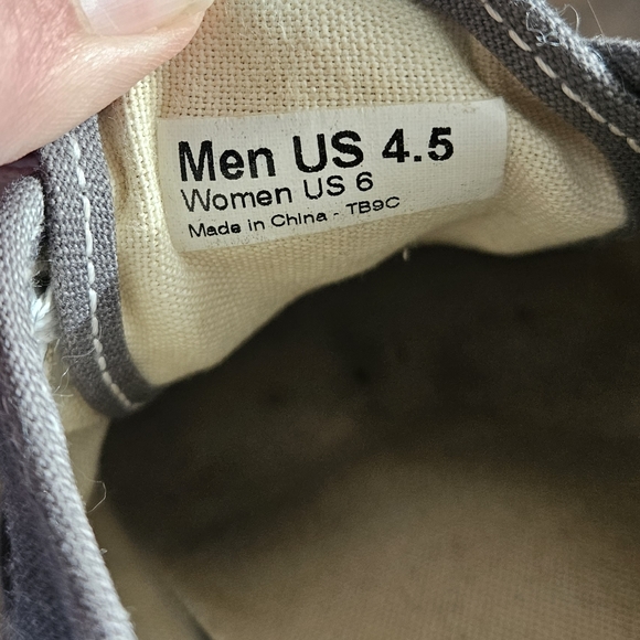 Vans - Picture 5 of 6